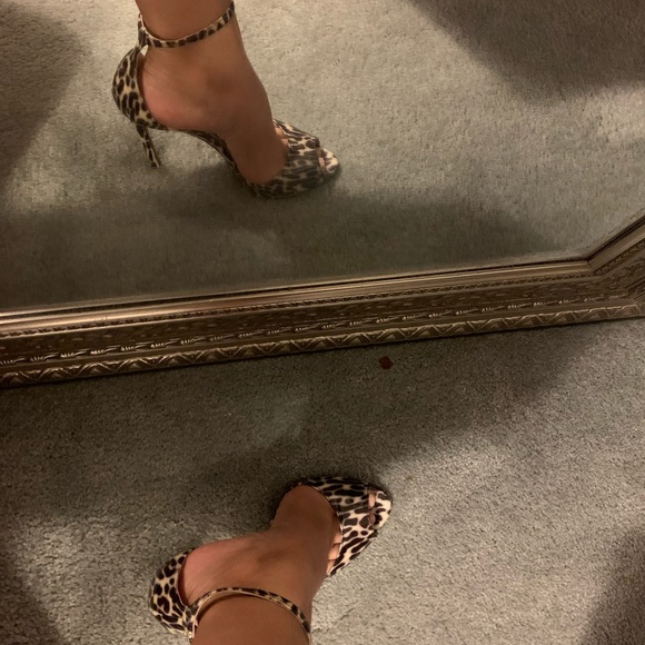 Size 35.5 Brand New Prada ankle strap heels - Picture 7 of 8